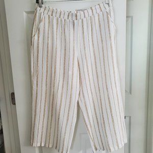 JM Collection Stripe Capri Pants